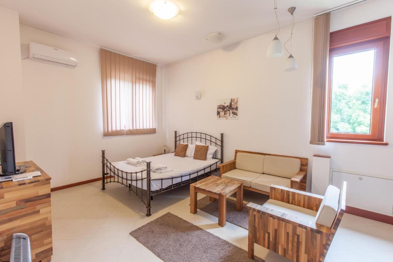 The Belgrade Hills Rooms And Suites Экстерьер фото